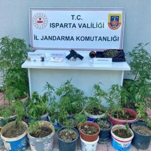 ispartada uyusturucu operasyonu 2 gozalti tWp5knie