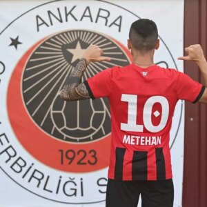 metehan mimaroglu 10 numara benim icin onur VwcxuBda