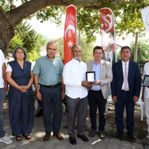 osmangazi belediyesinden gonullulerle cevre temizligi tesekkuru 9V1yxkIe