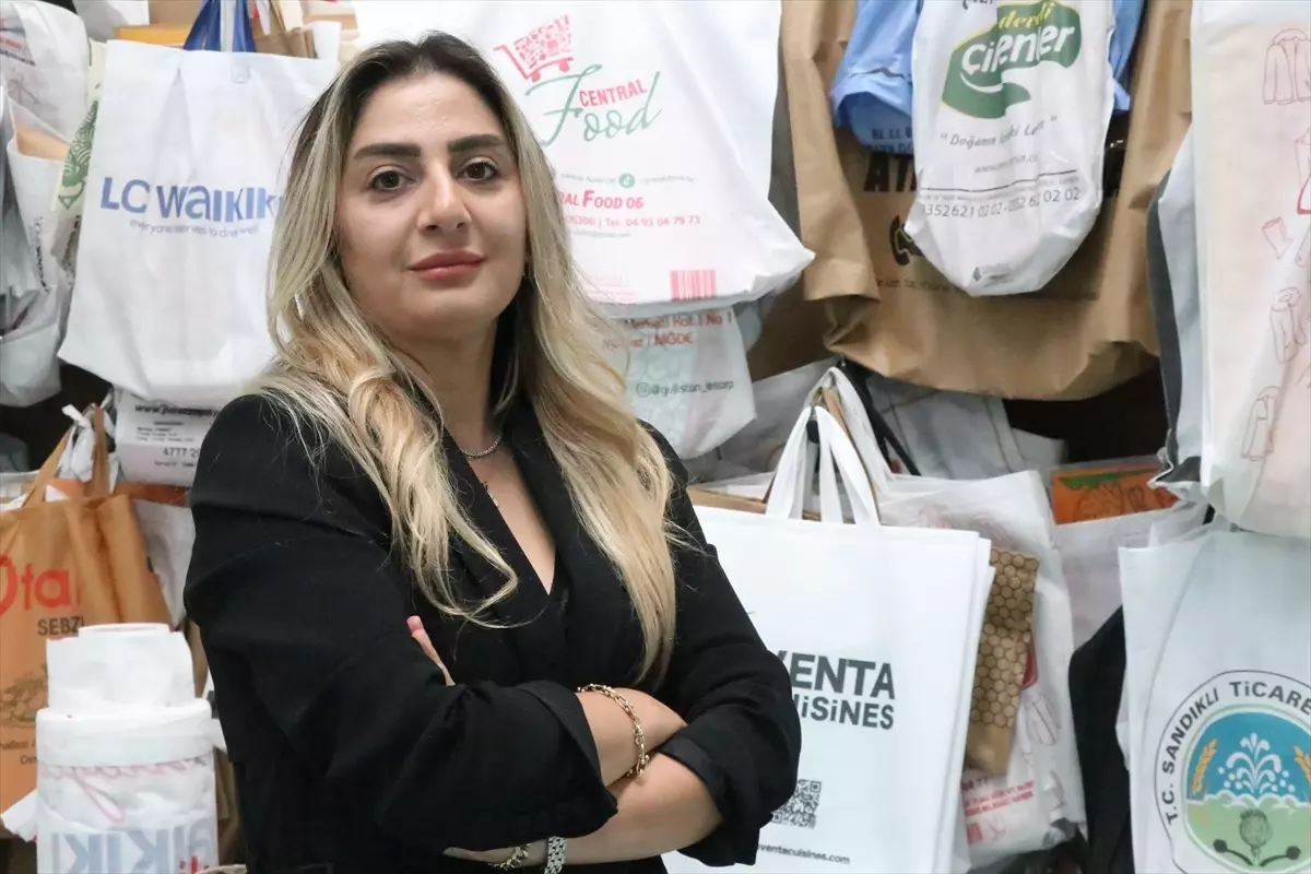 nihal aknurdan ihracata 3 milyon bez canta UK5P2N3h