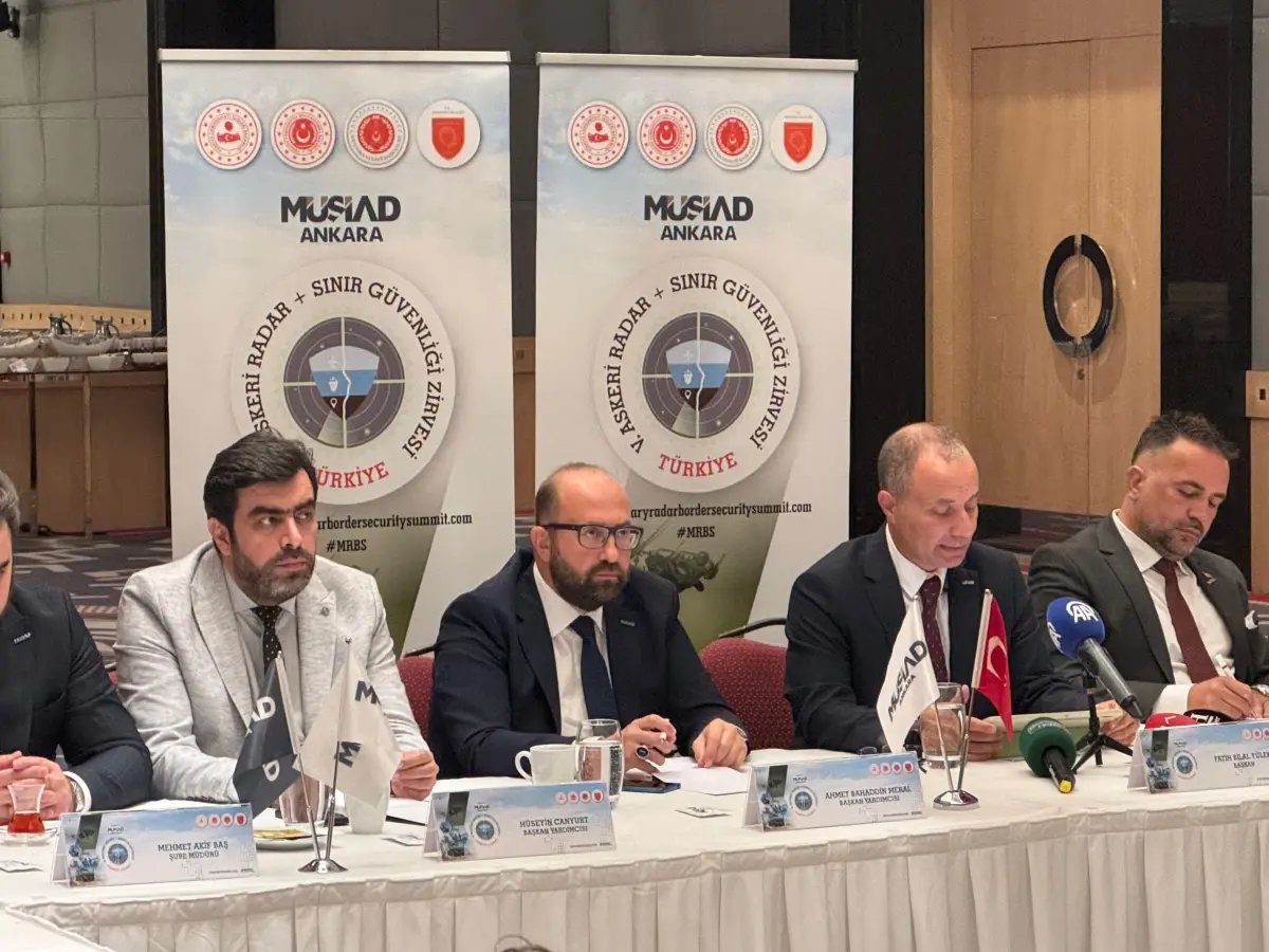 savunma zirvesinde 1800 katilimci ntKwHtGA