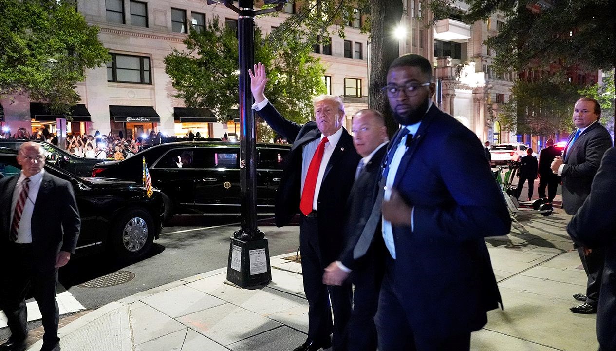 trumpa restoranda gazze protestosu OIbHLBRx