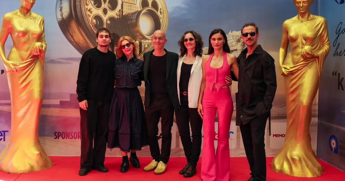 antalyada uluslararasi yarisma filmleri seyirciyle bulusuyor CKZS1FY9.webp