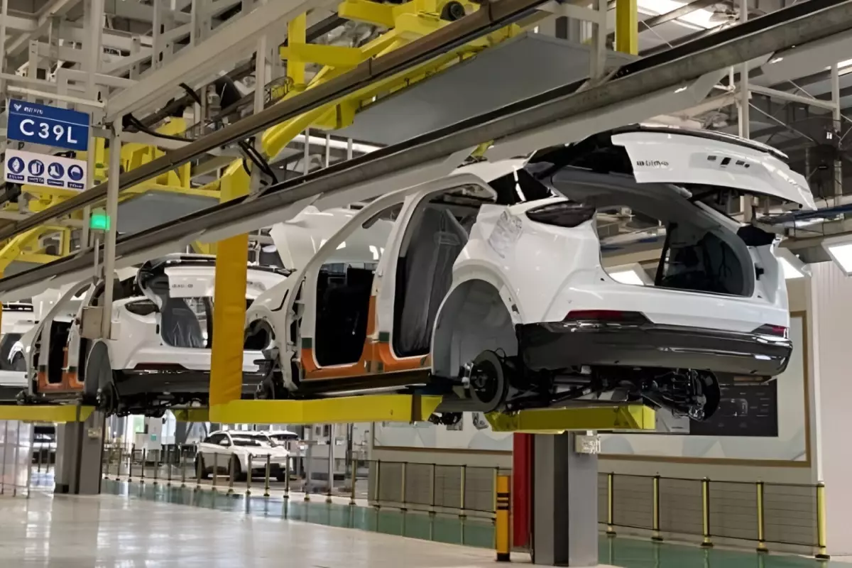 binlerce calisani bulunan otomotiv devi iflas bayragini cekti dgusL2Nv.jpg