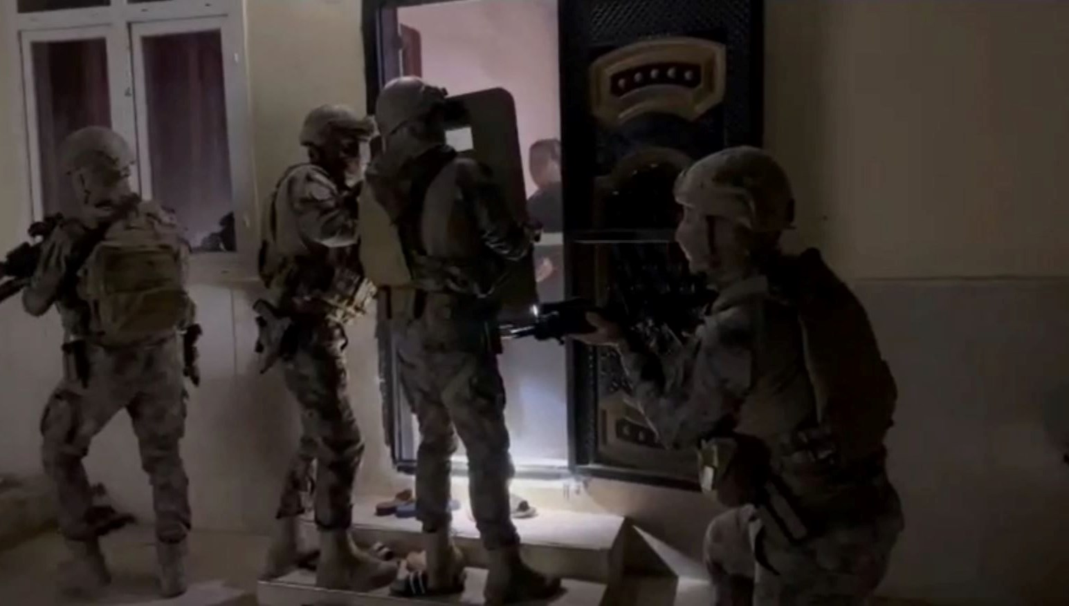 hatay ve adanadagocmen kacakciligi operasyonu 10 tutuklama JKPsIyNN