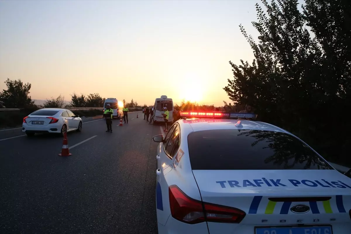 kamyon minibuse carpti 1 olu muCNggW4.jpg