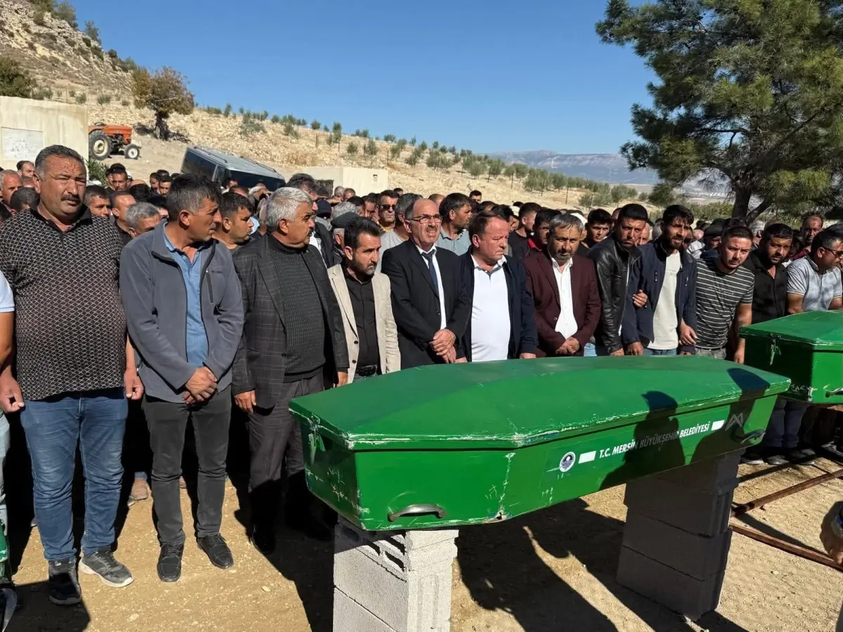 mersinde trafik kazasi 3 insaat iscisi hayatini kaybetti 1blkdLQb.jpg