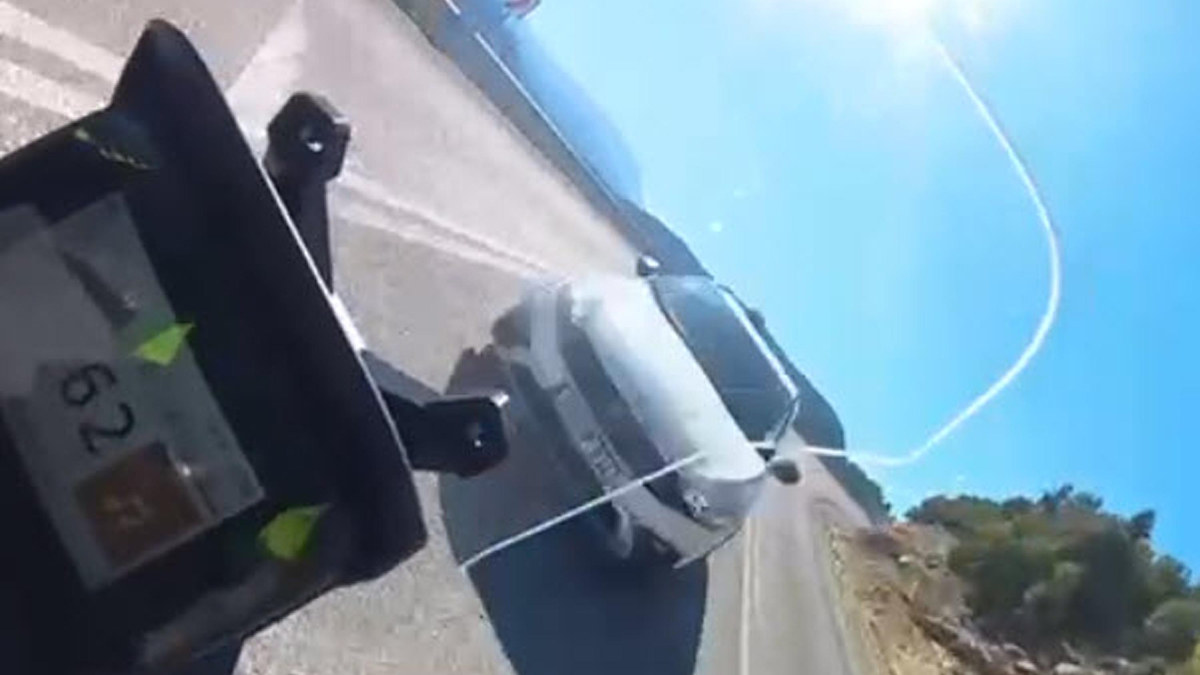 muglada ters yonden gelen otomobilin carptigi motosiklet surucusu hayatini kaybetti o anlar kask kamerasinda g7kDcKNM.jpg