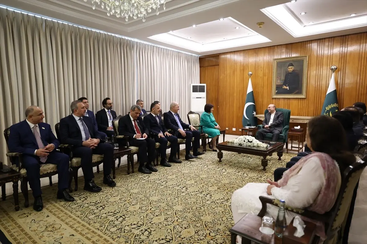 numan kurtulmus pakistan cumhurbaskani zerdari ile gorustu 8ymgQmxl.jpg