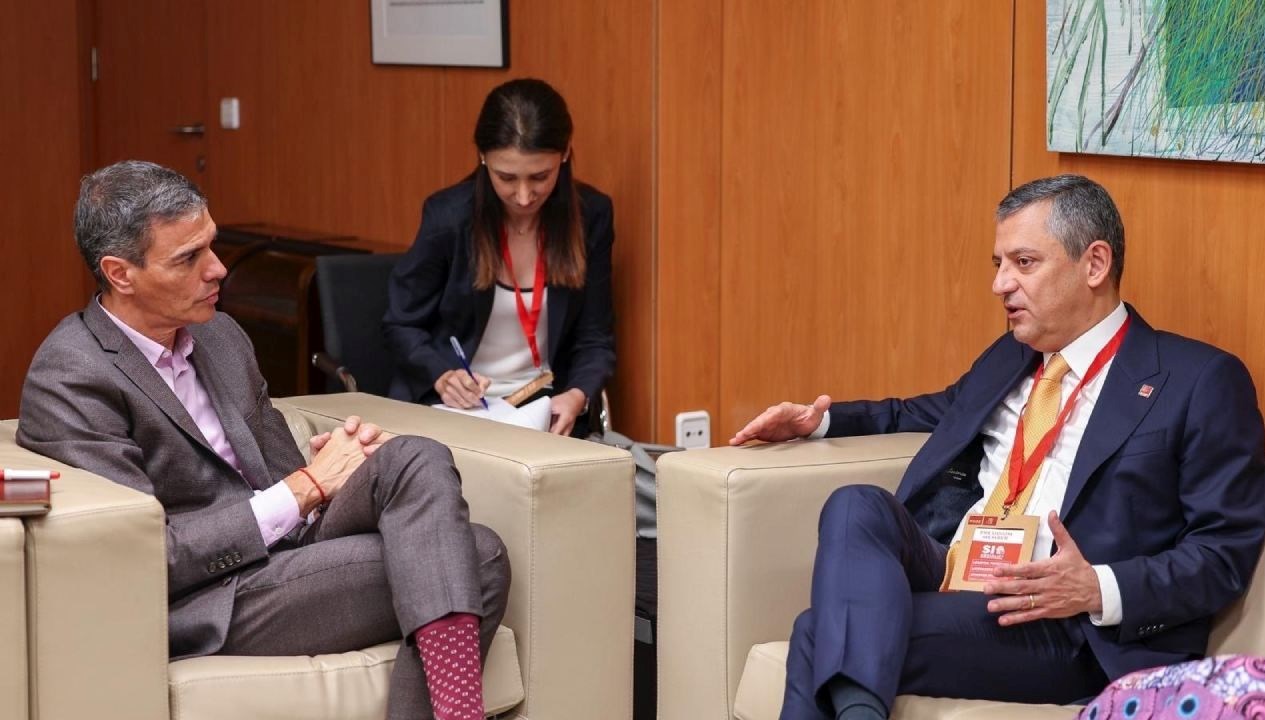 ozgur ozel ispanya basbakani sanchez ile gorustu 7nGkmgjQ