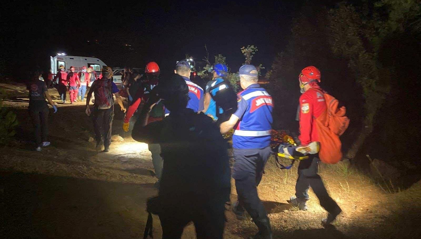 yuksekten dustuler magaradaki iki cocuk kurtarildi WR9Q2uf6