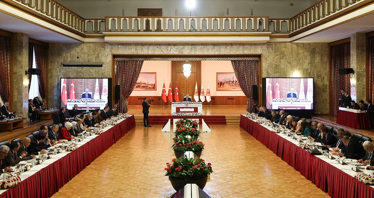 AKP’den DEM Parti’ye Eleştiri: “Yapılanları Değerlendirin”