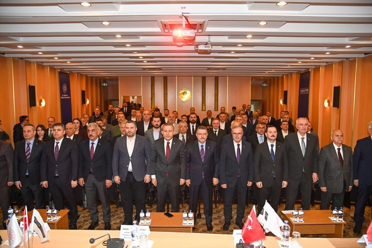 Arsin’de OSBÜK Karadeniz Bölgesi Toplantısı Gerçekleşti