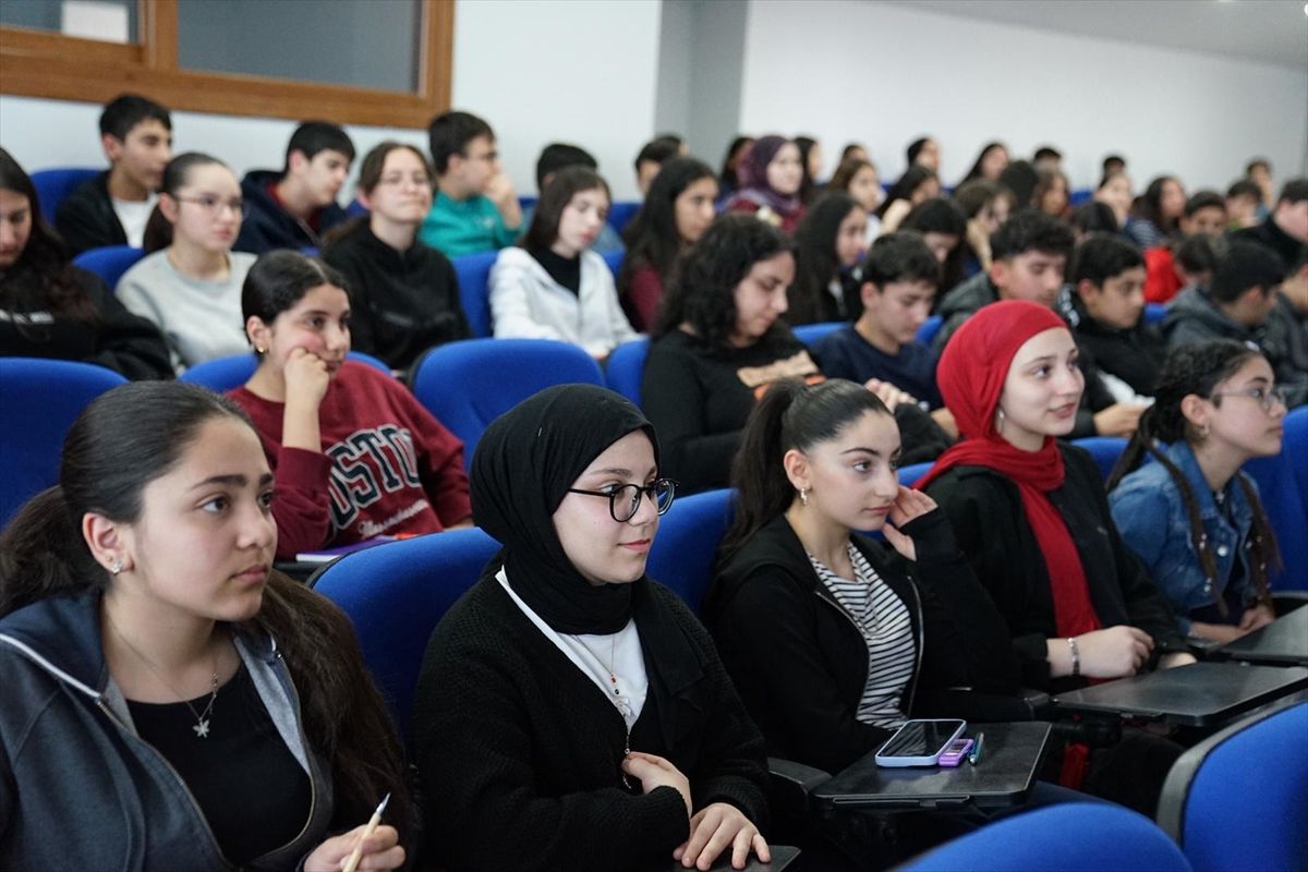 Esenyurt’ta LGS İçin Bilgilendirici Seminer Düzenlendi